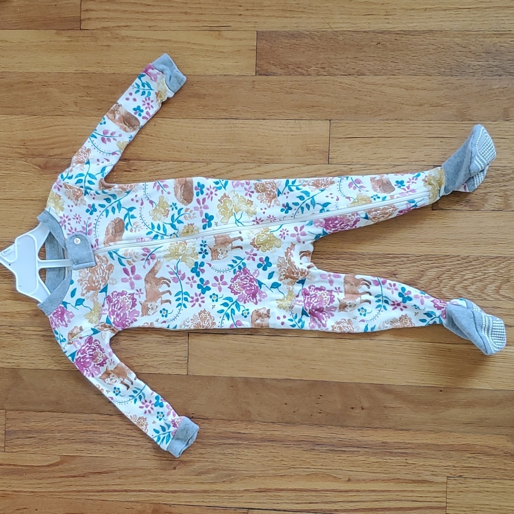 Burts bees size 6/9 months girls footie